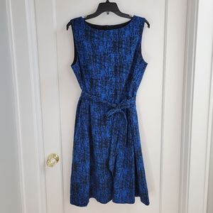 2 for $50 💕 Anne Klein black and royal blue patterned fit & flare belted dress